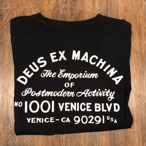 Deus ex machina tee